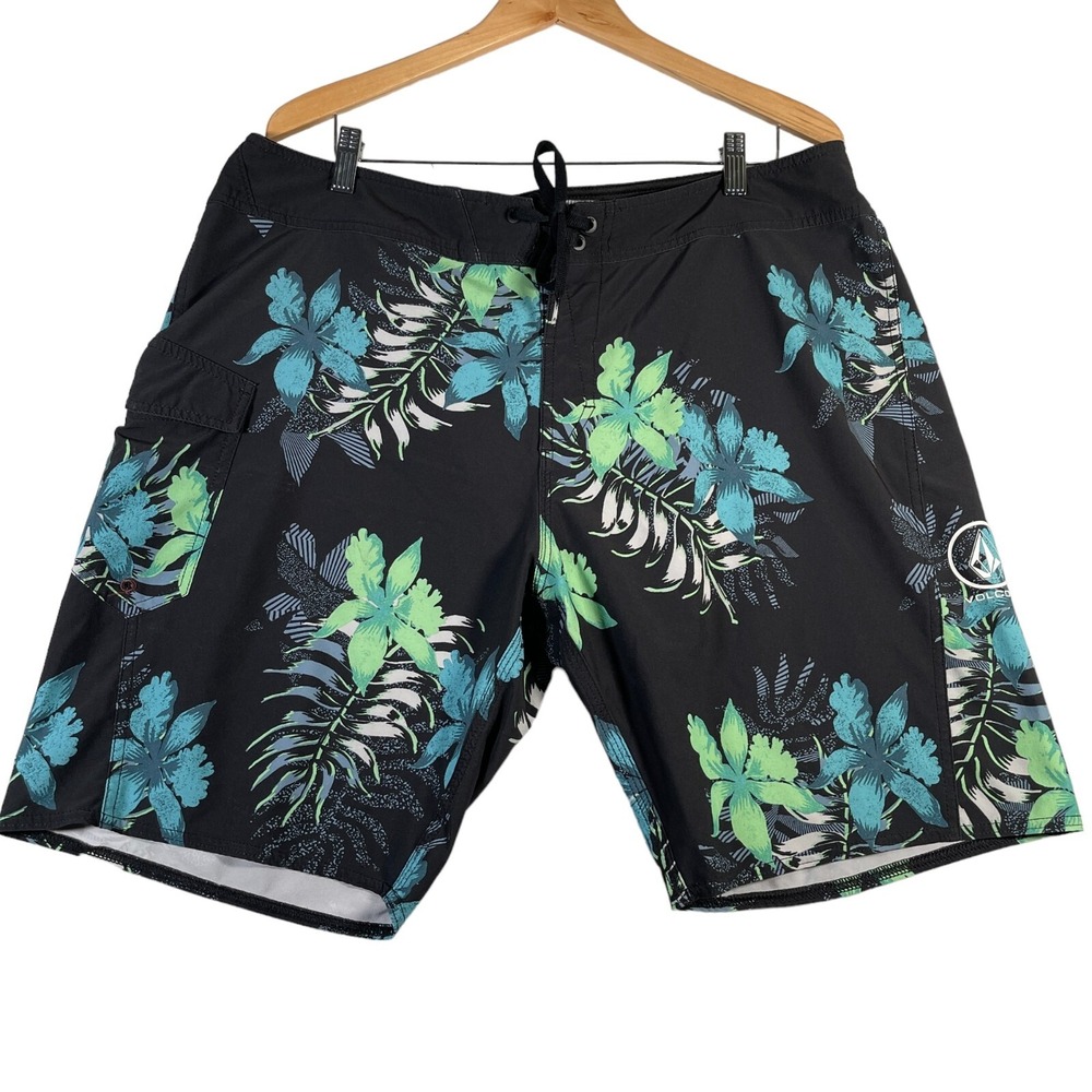 Volcom Board Shorts Mens 38 Black Green Blue Floral Tropical Surf Swim Beach